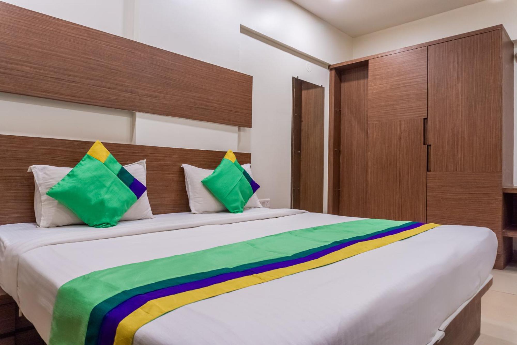 Treebo Blossom - Viman Nagar Hotel Pune